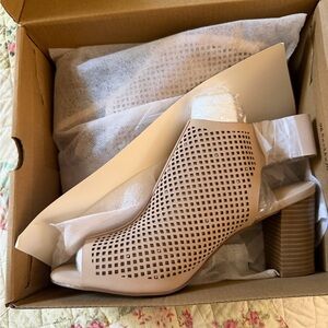 Elegant Beige Peep-Toe Heeled Boots